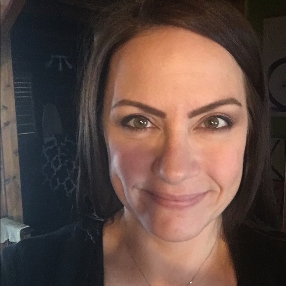 Meet your Posher, Sandra - Picture 1 of 2